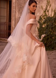 'Yanisha Wedding Dress