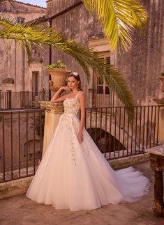 'Yuberta Wedding Dress