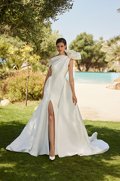 Floral Wedding Dresses & 3D Floral Gowns - Kleinfeld